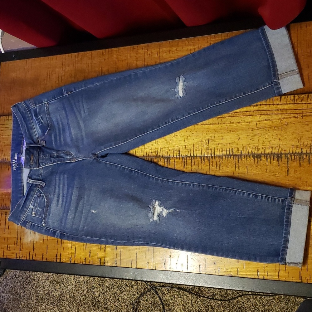 Time and Tru Women's Dark Blue Cropped Distressed Jeans